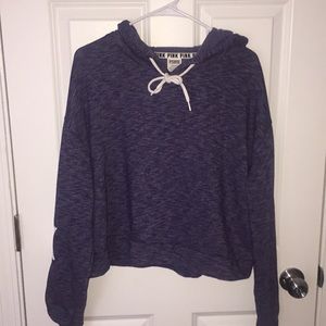 ADORABLE cropped sweat shirt from pink 💓